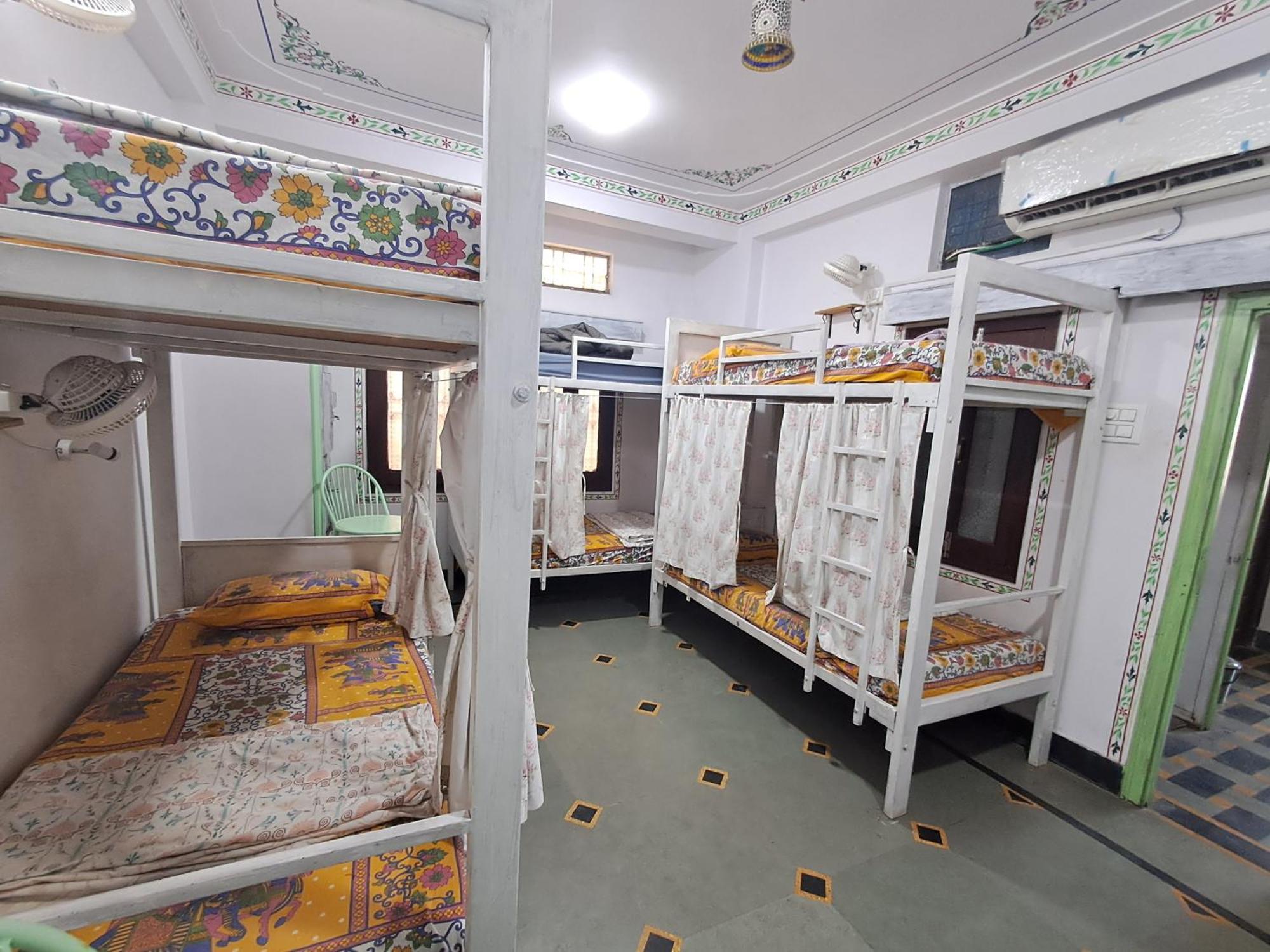 Raahi Backpacker'S Hostel Udaipur Exterior foto
